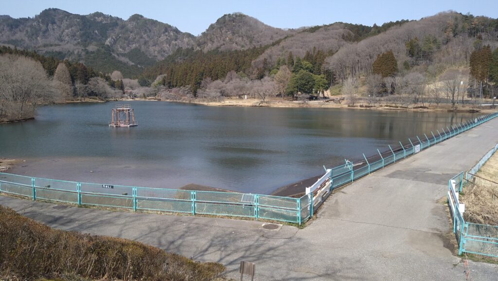 赤川ダムのダム湖