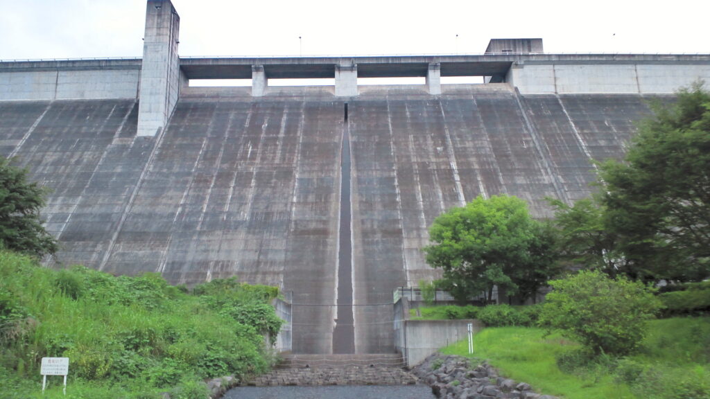 松田川ダムの下流側