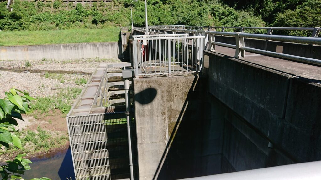 相沢川取水ダムの上流側