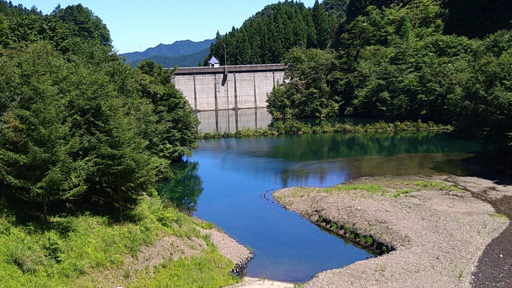大仁田ダムの上流側