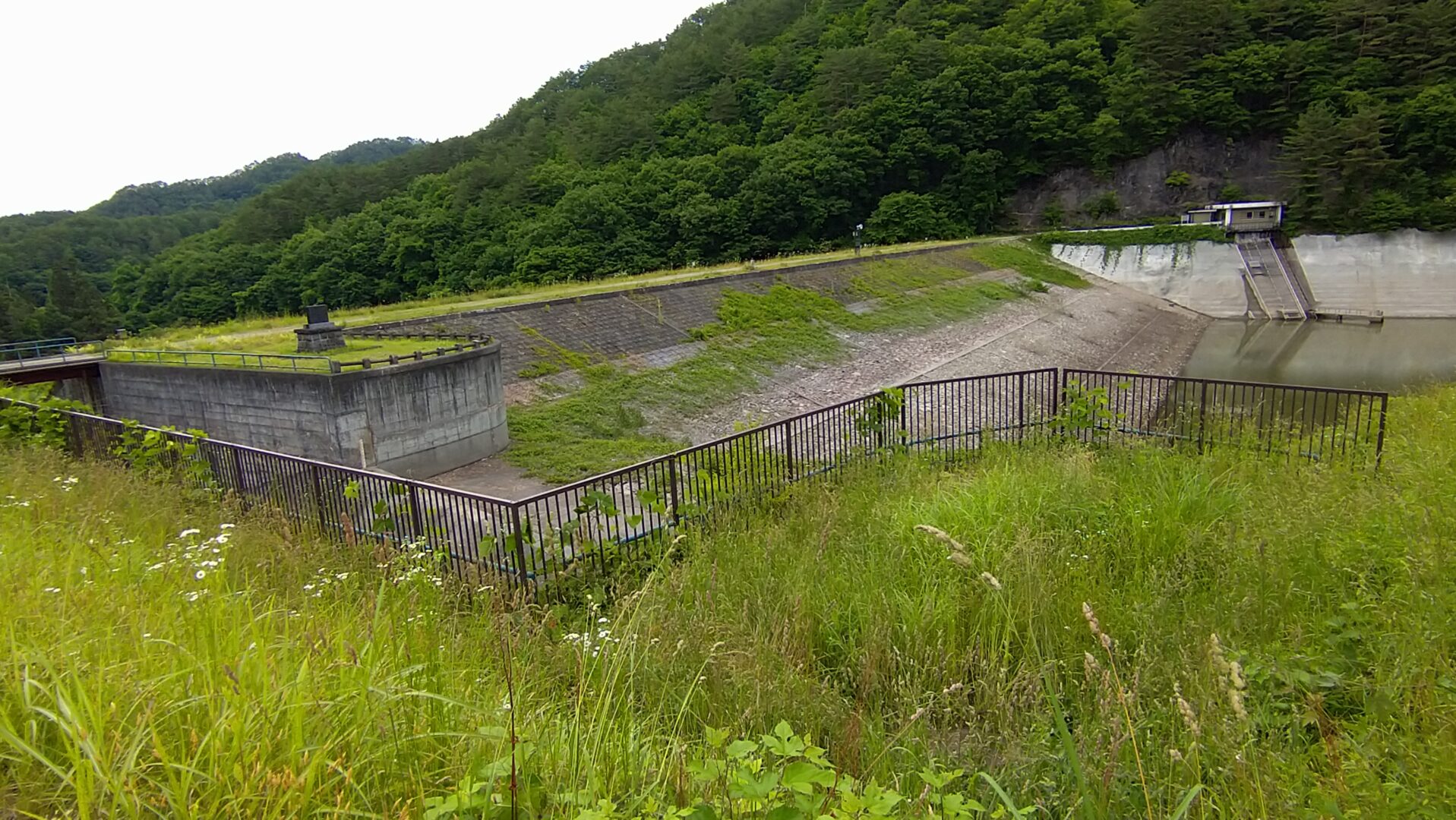 栃沢ダム