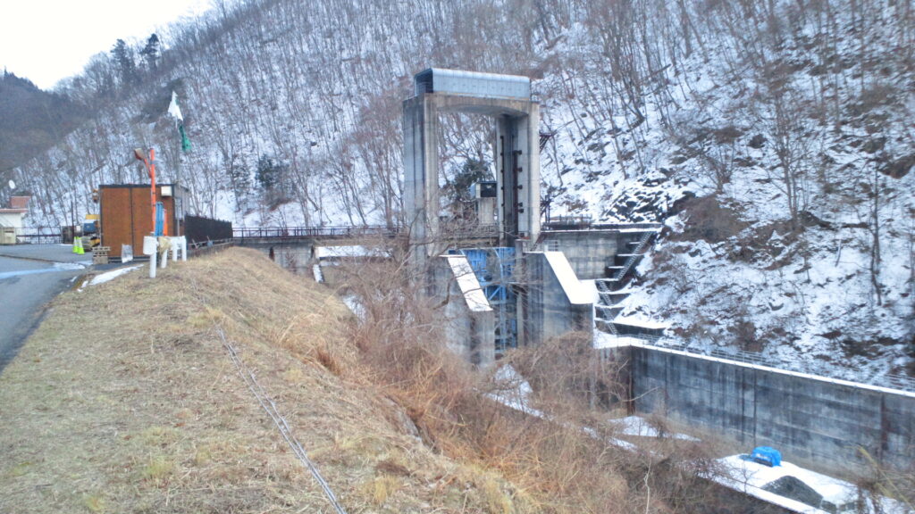 冬の黒坂石ダム