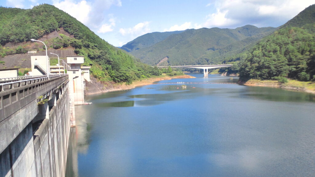 桐生川ダムのダム湖
