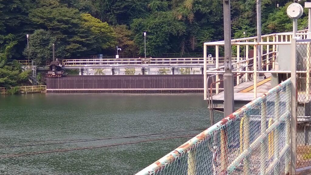 綾戸ダムの取水口