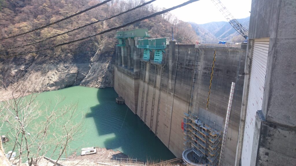 工事中の五十里ダム