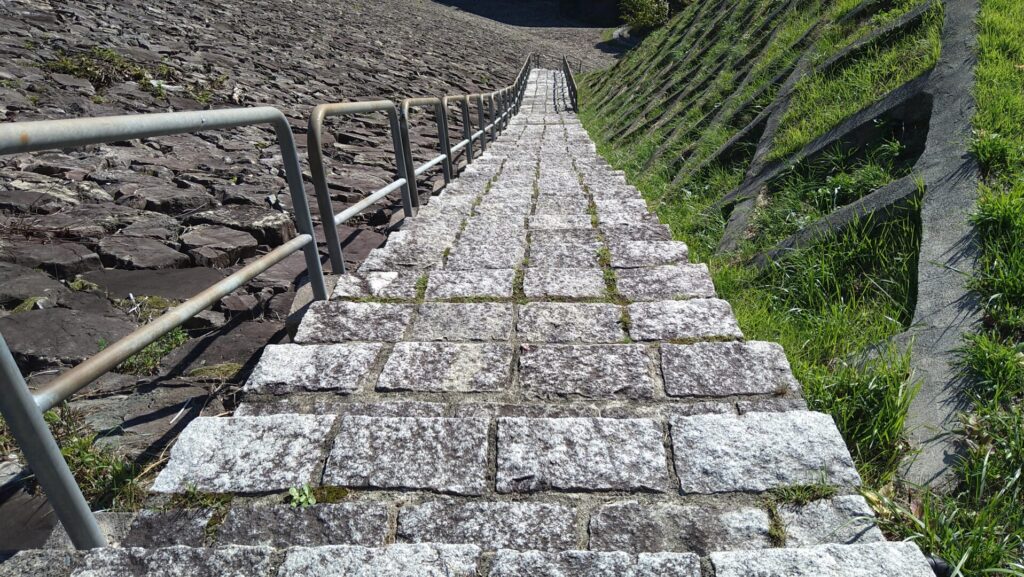 奈良俣ダムの階段