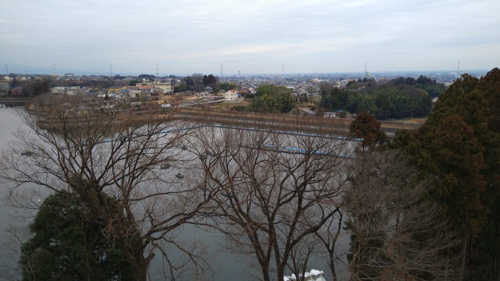 鳴沢ダム展望台からの眺め