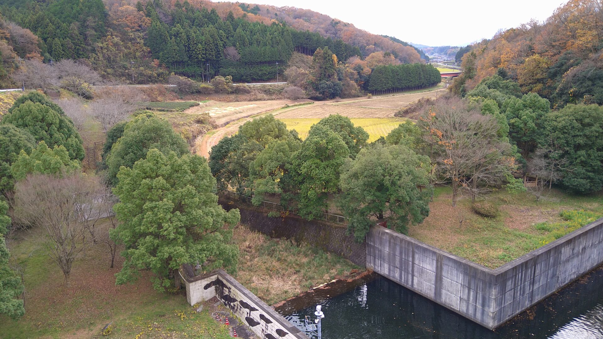 飯田ダム【茨城県笠間市】 ダムくらぶ