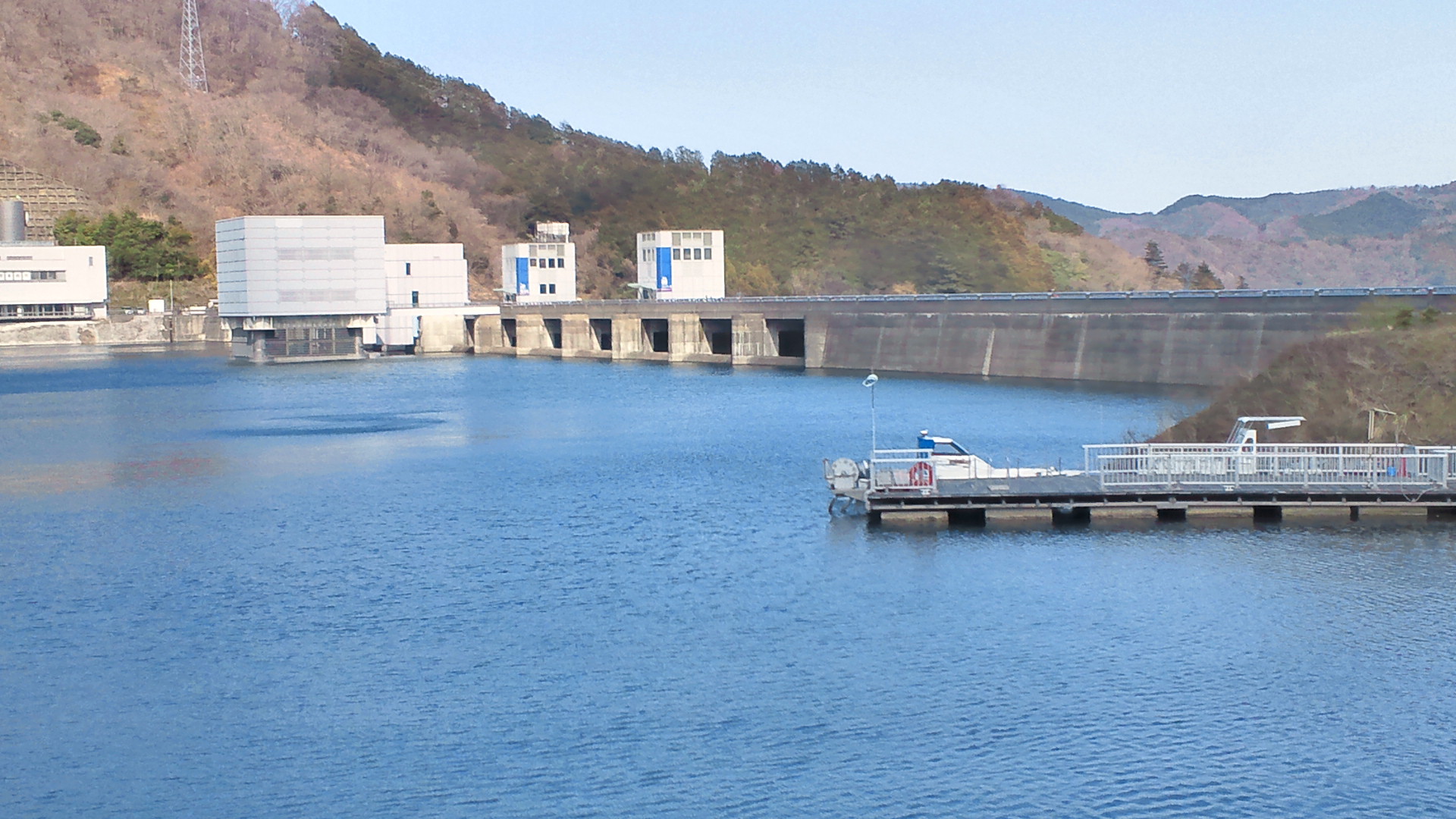 宮ヶ瀬ダム【神奈川県愛甲郡愛川町】 ダムくらぶ