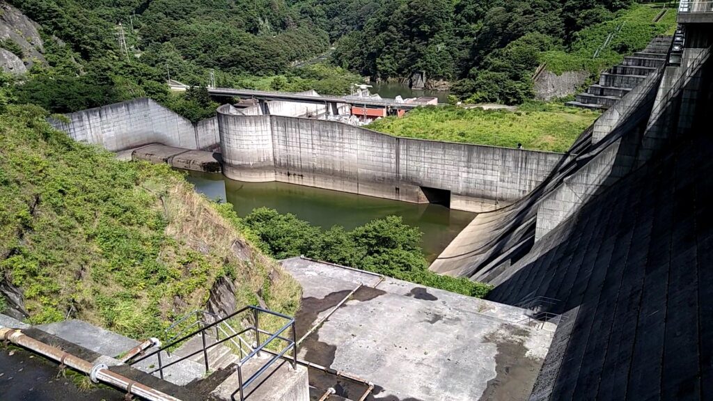 大川ダムの下流側