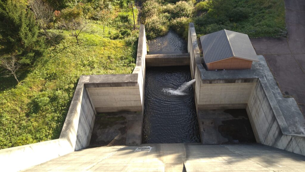 田島ダムの減勢工