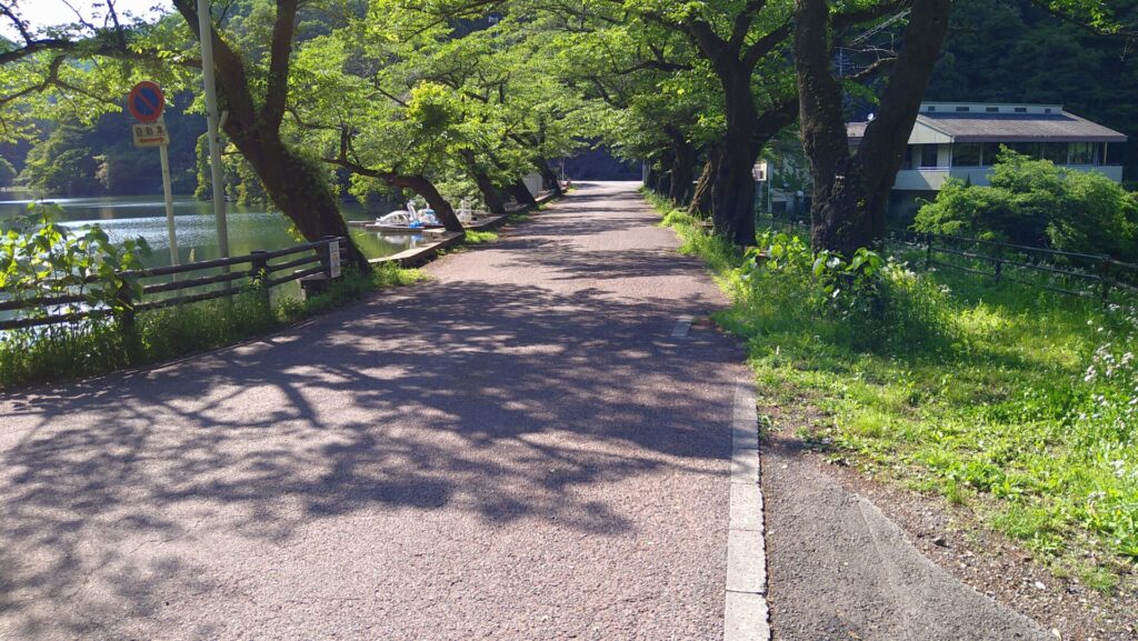 鎌北湖の天端