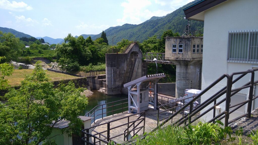 小林ダムの上流側