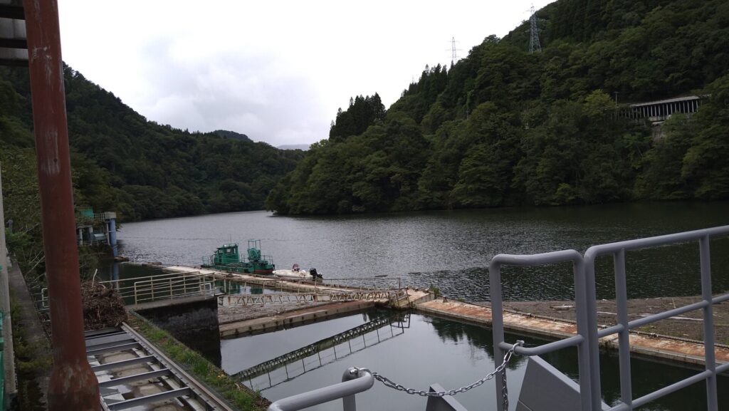 宮下ダムのダム湖