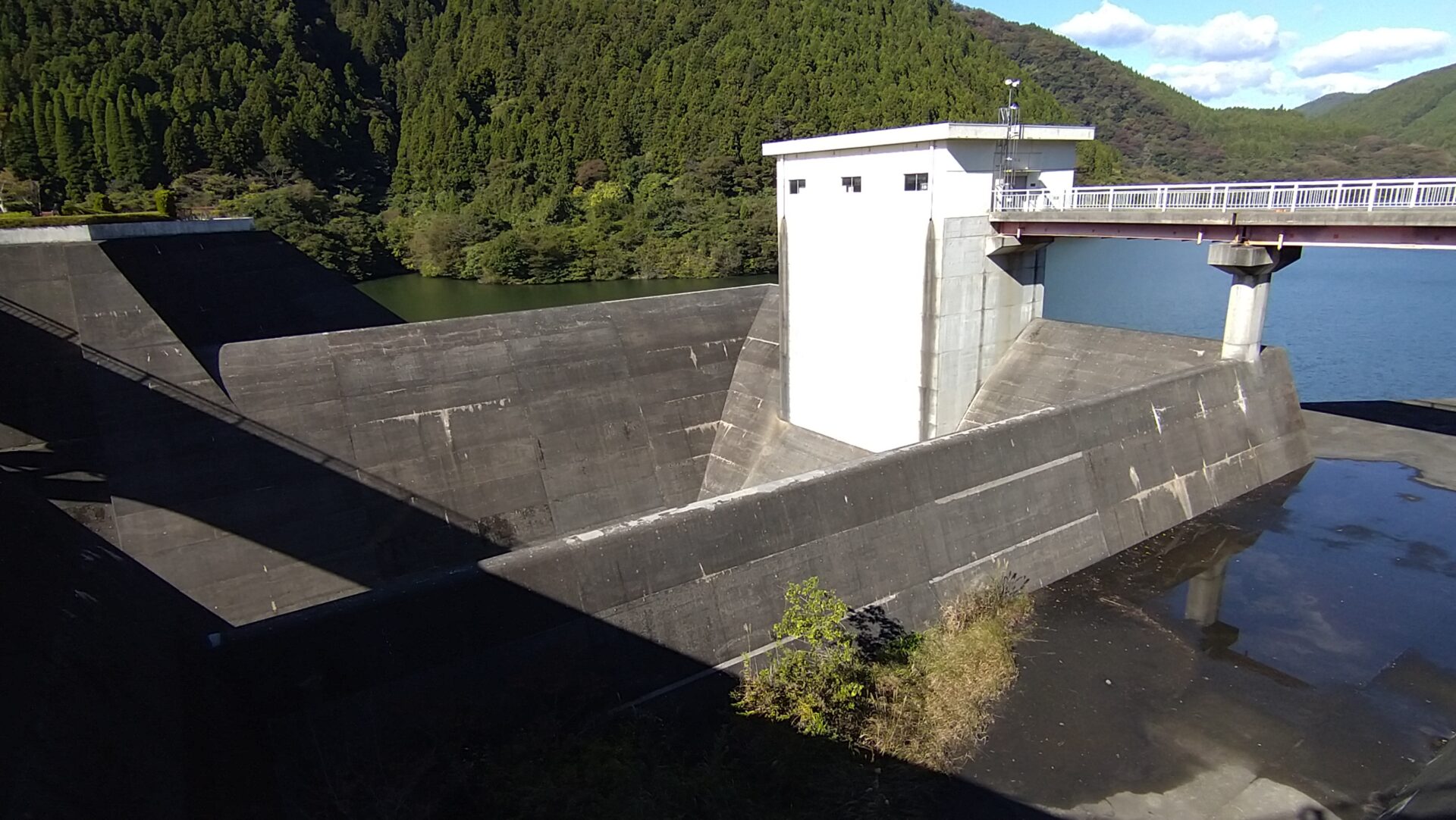 四時ダムの洪水吐