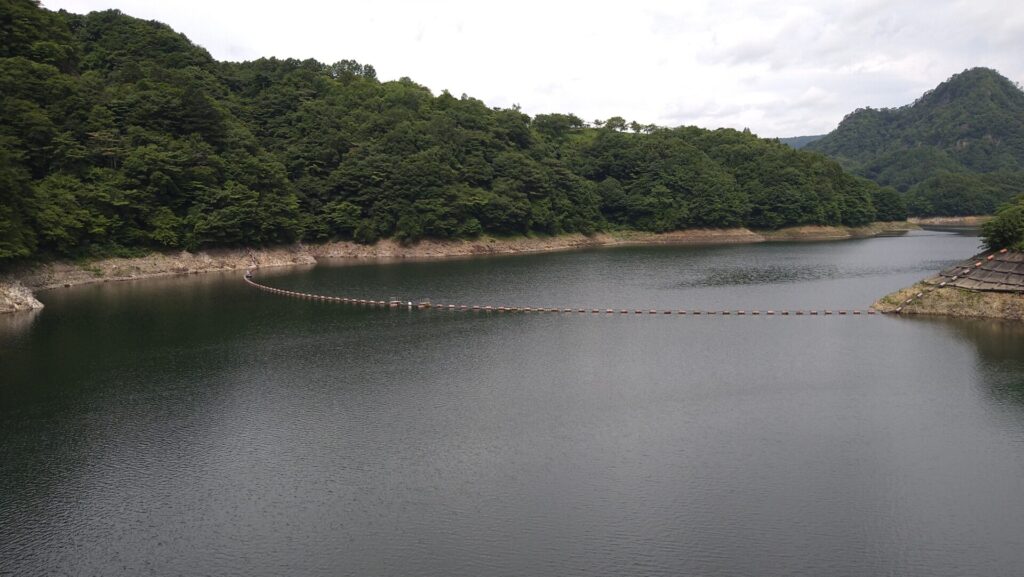 はやま湖の風景