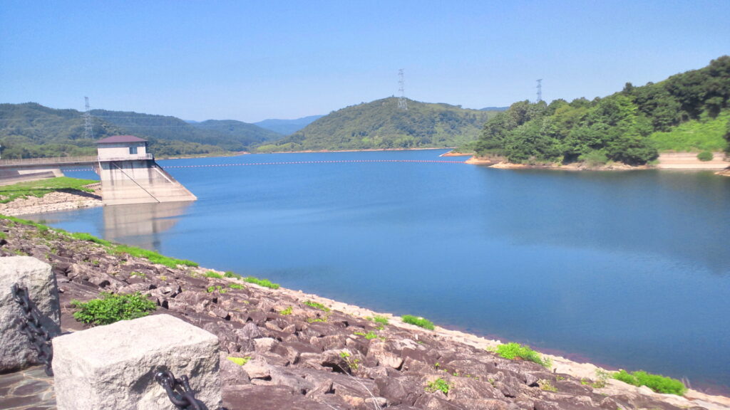 宇田川湖の風景