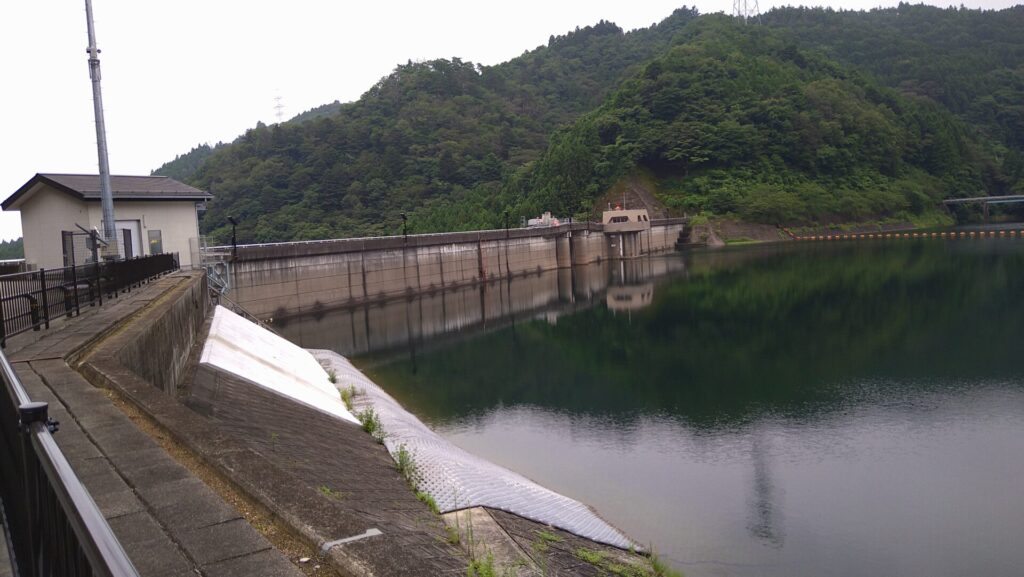 坂下ダムの上流側