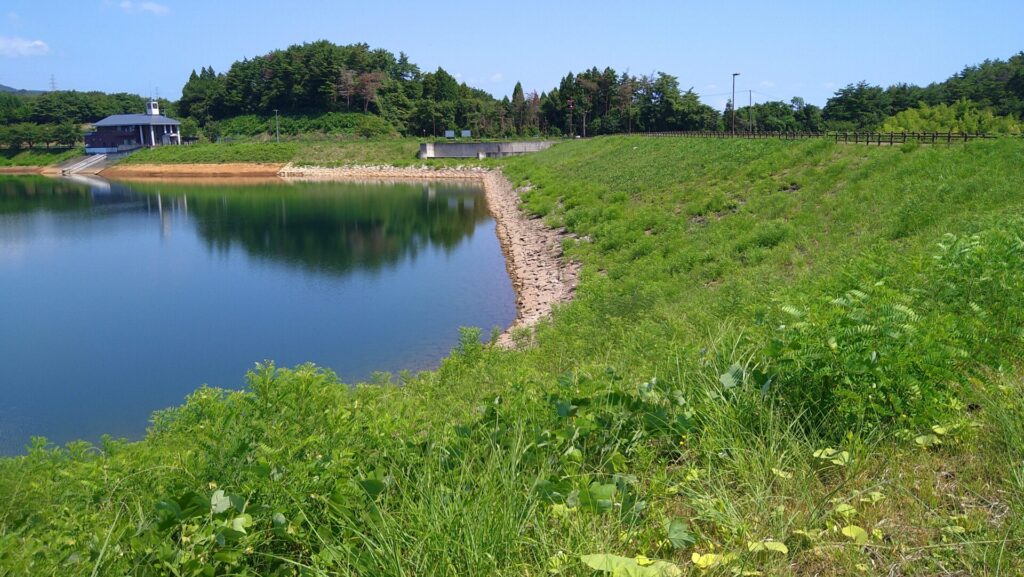 山ノ入ダムの上流側