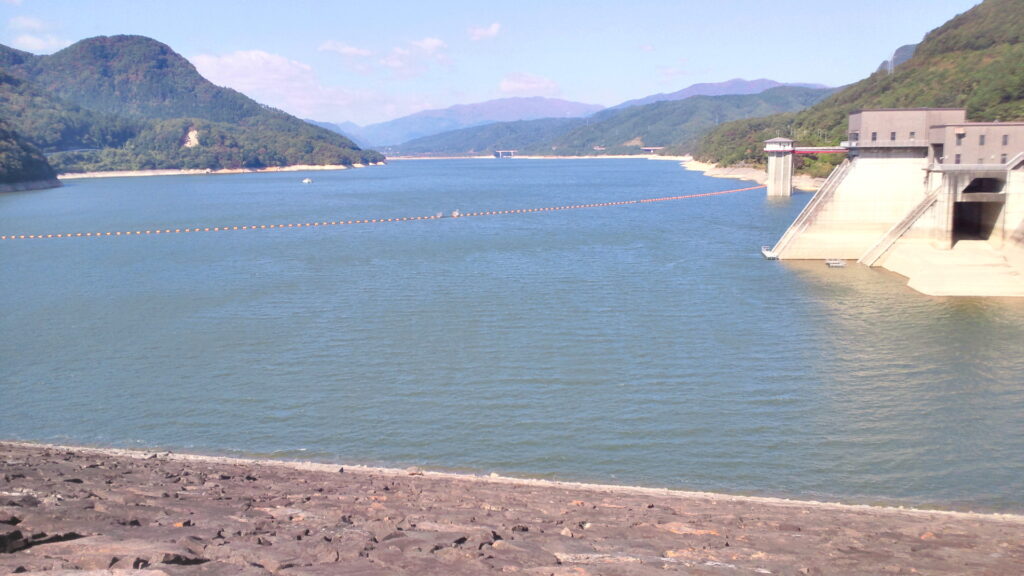 七ヶ宿湖の風景