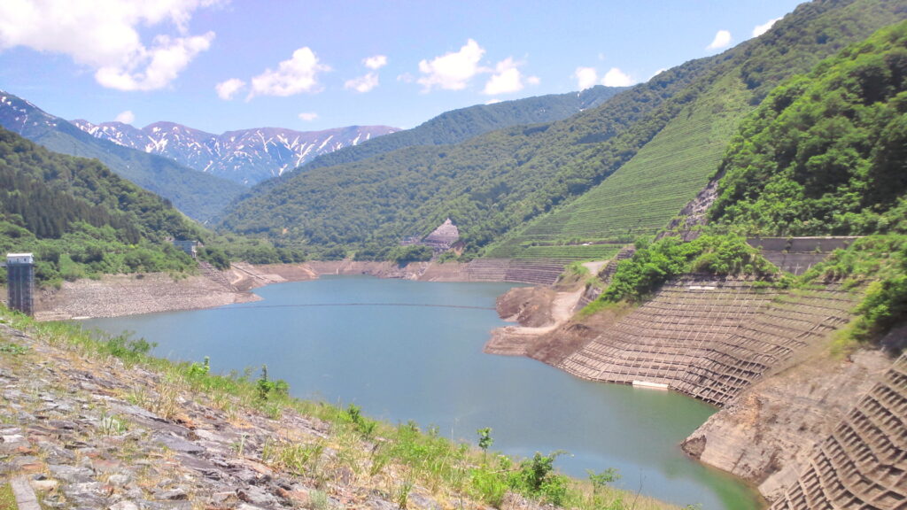 しゃくなげ湖の風景