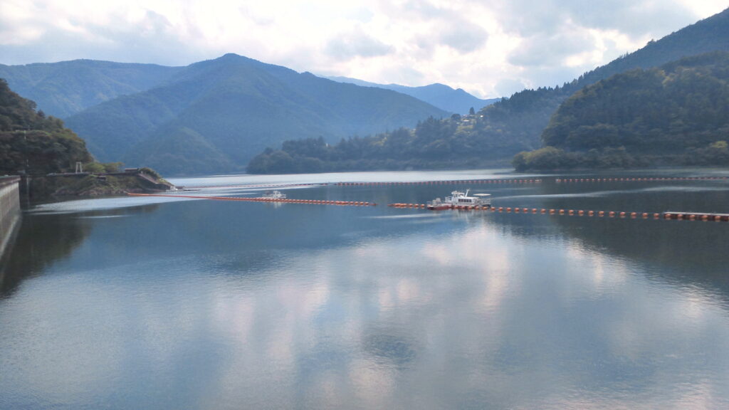 奥多摩湖の風景