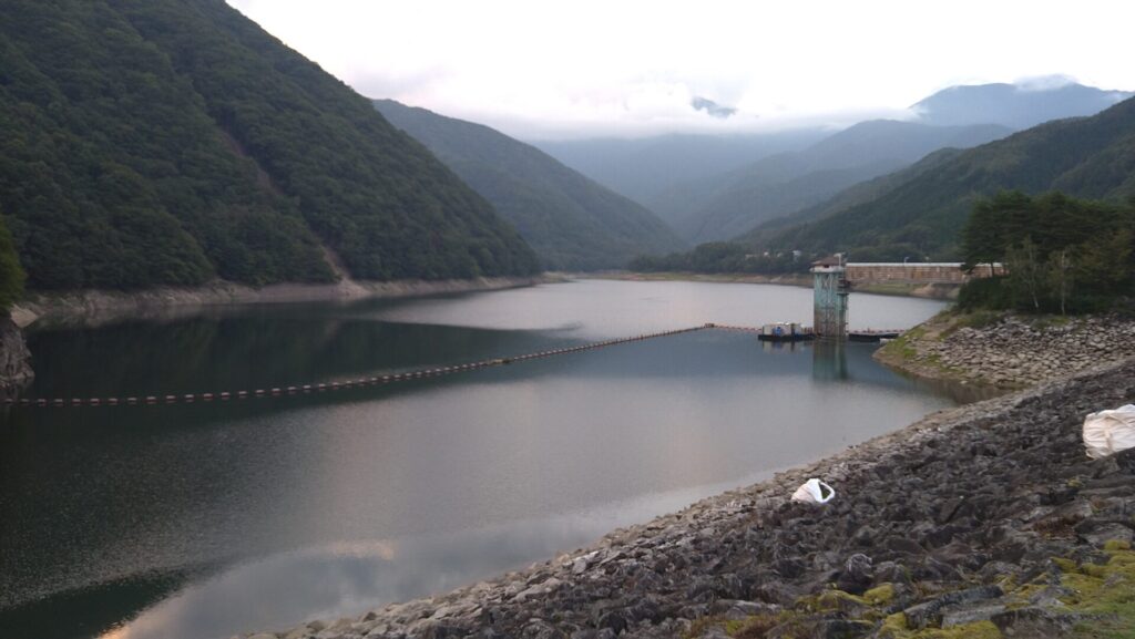 広瀬湖の風景