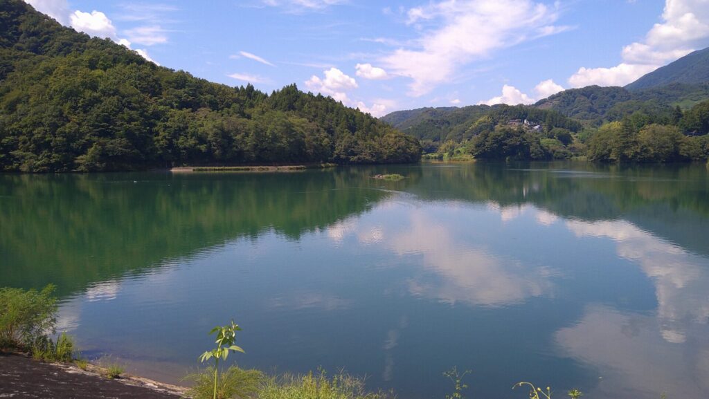 大野ダムのダム湖