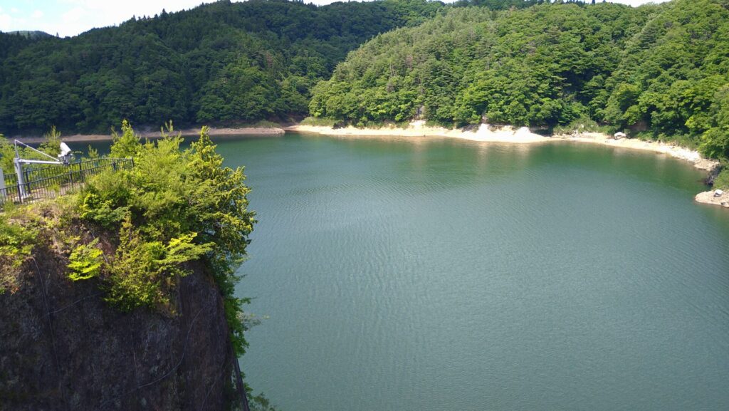 花山湖の風景