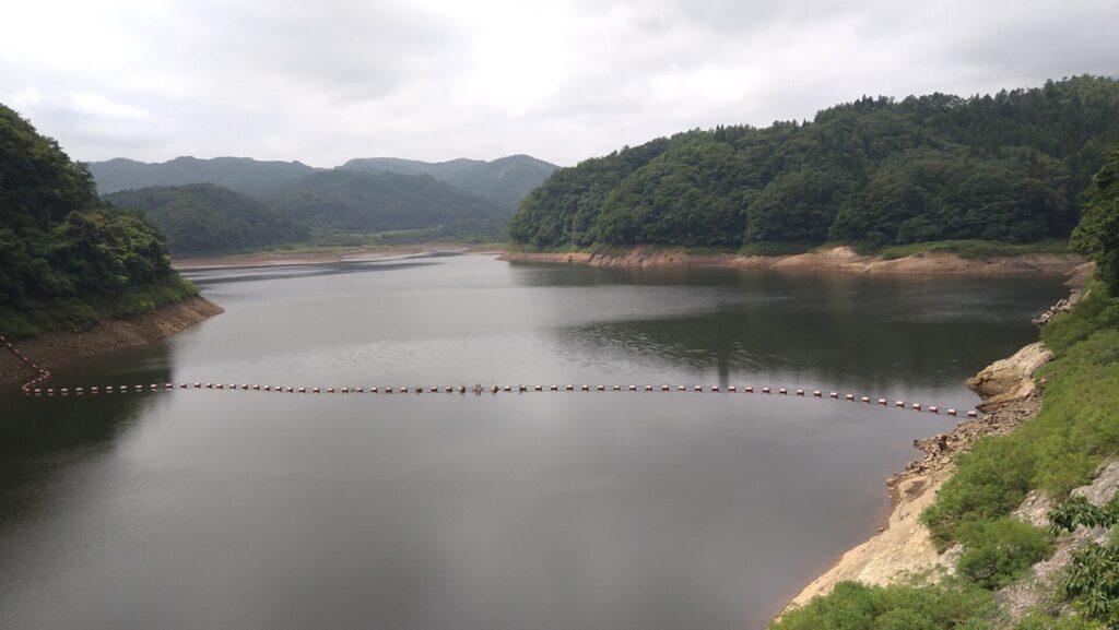 栗駒湖の風景