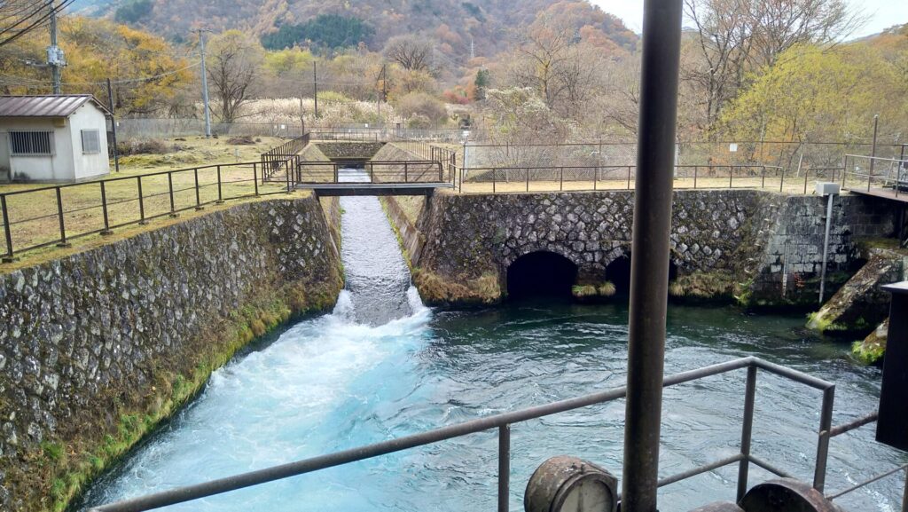 大谷川ダムの取水庭と導水路