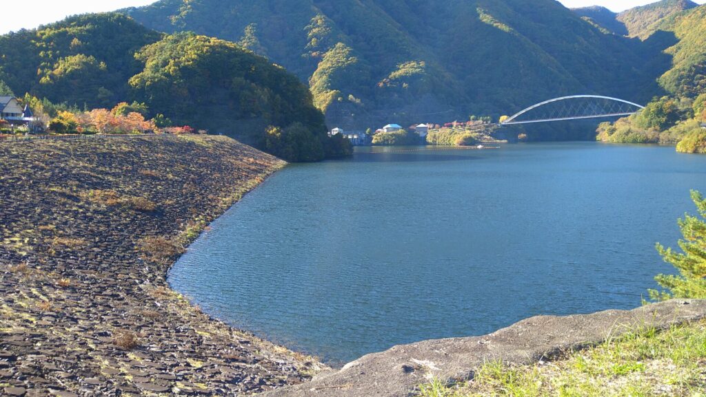 塩川ダムのロックフィル遮水工