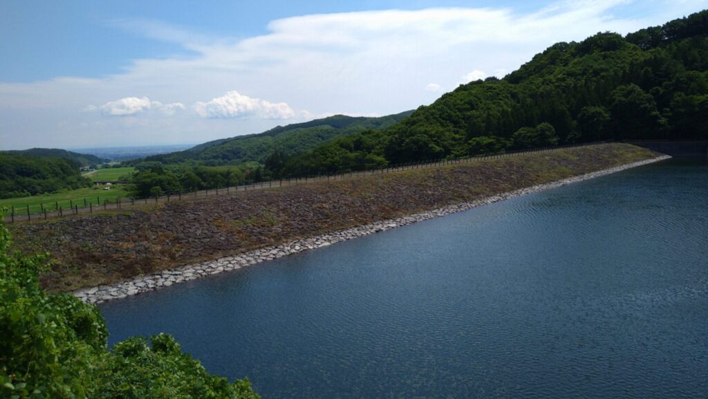 保野川ダムの上流側