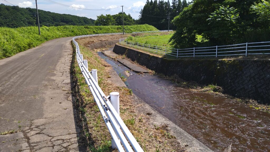 保野川ダムからつづく河川