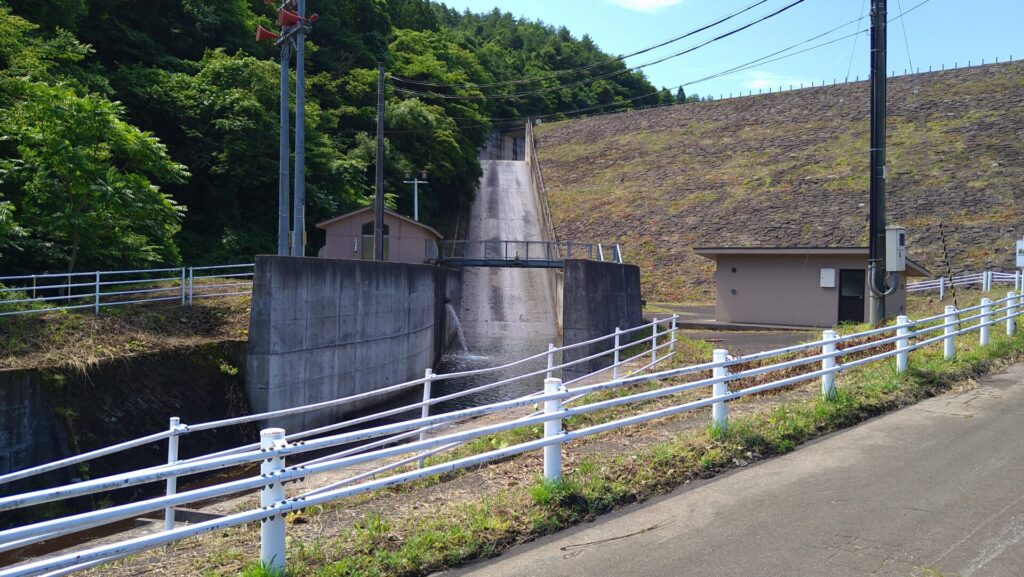 保野川ダムの洪水吐