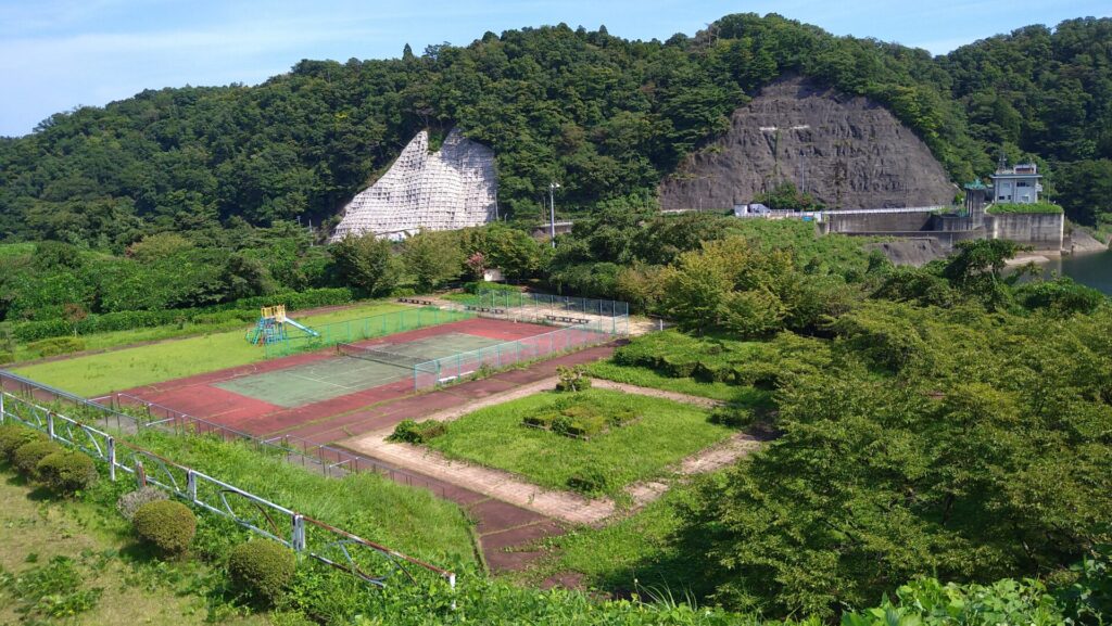 樽水ダムの広場