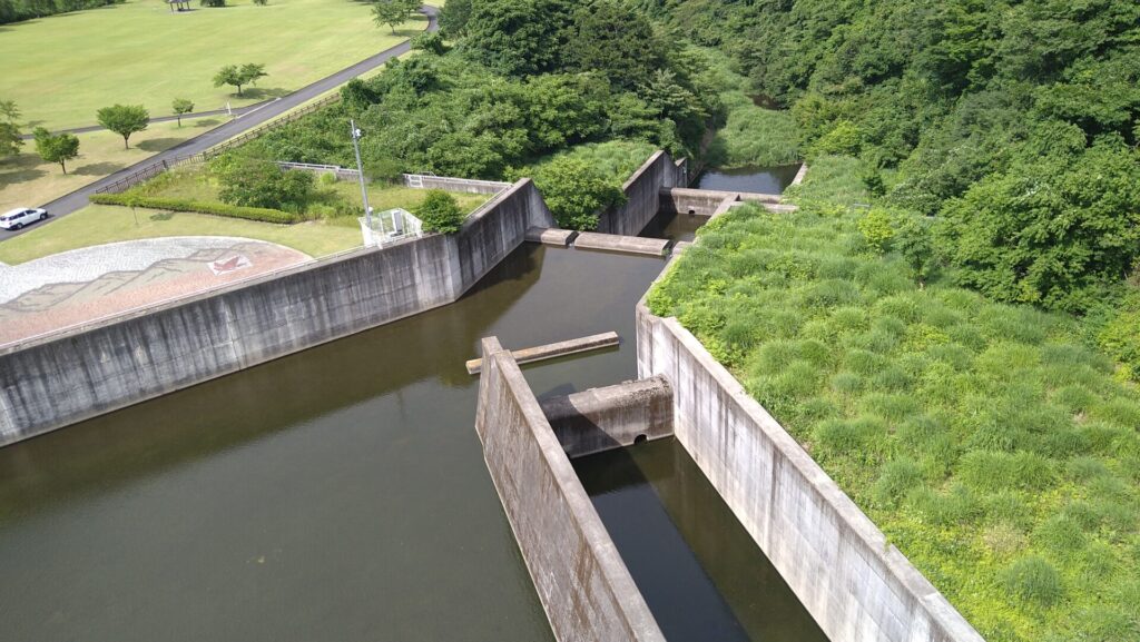 宮床ダムの減勢工