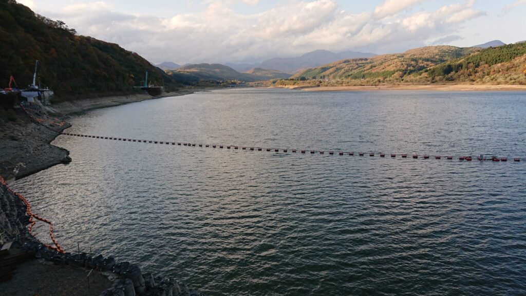 大倉湖の風景