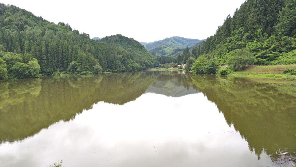 杉沢溜池のダム湖