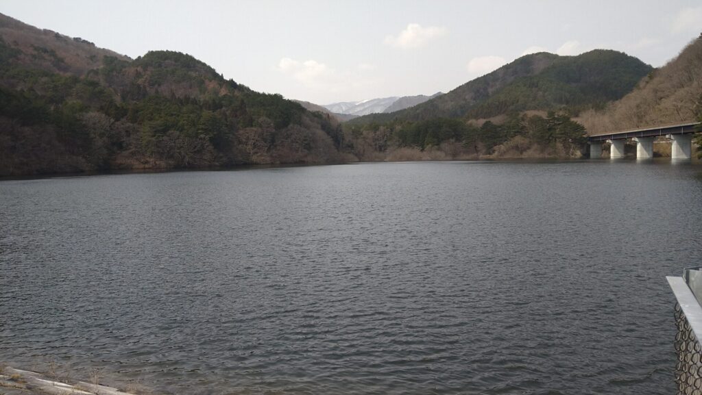 三ツ森ダムのダム湖