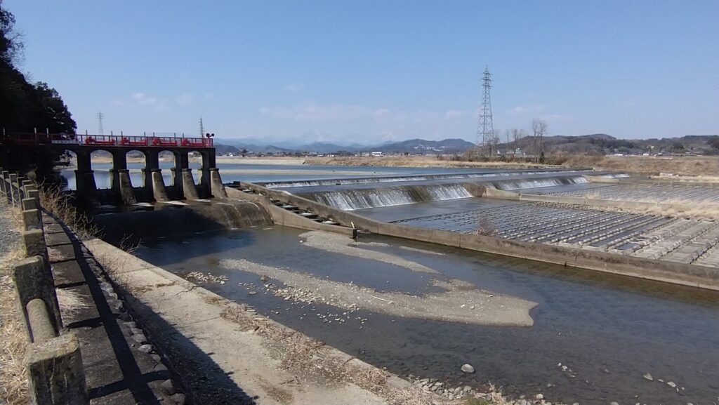 下流側から見た小倉堰