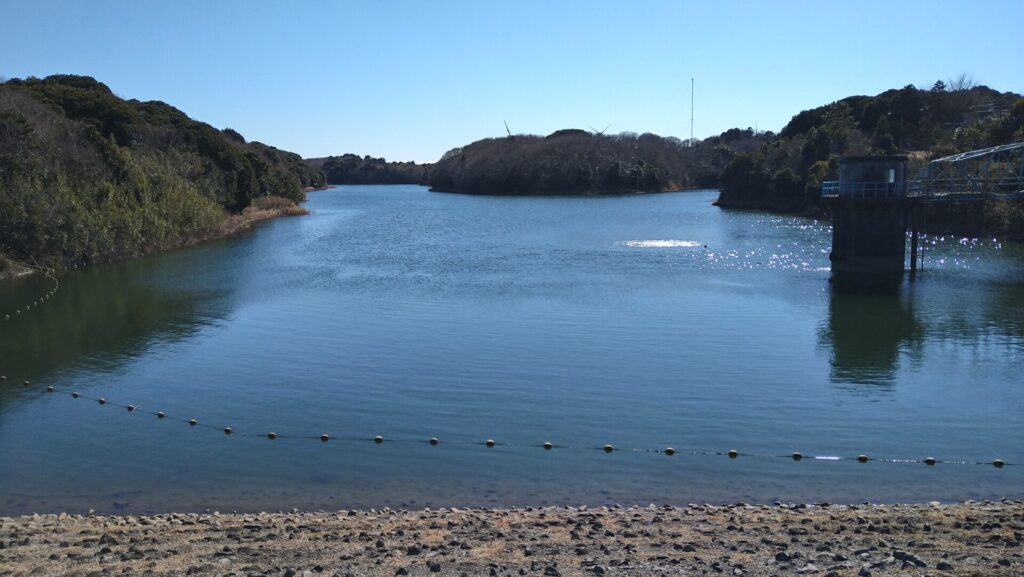 白石ダムのダム湖