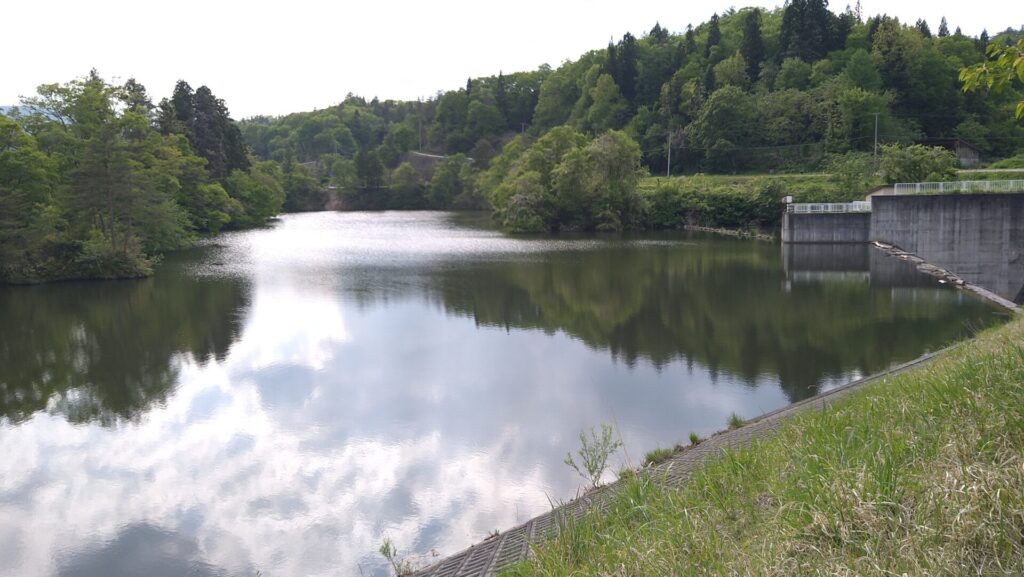 馬神溜池のダム湖