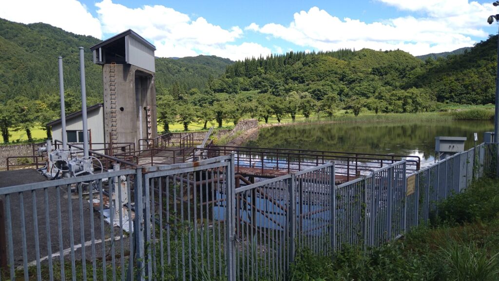 黒又ダムの上流側