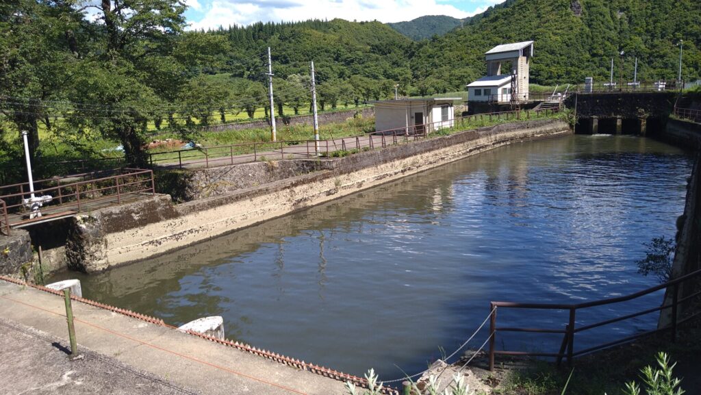 黒又ダムの沈砂池