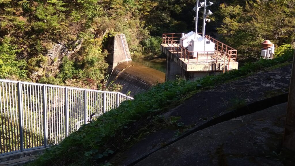 飯豊川第1ダムの風景