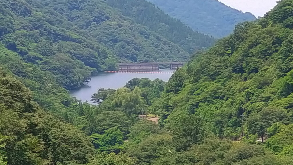 赤岩ダムから見える谷根ダム