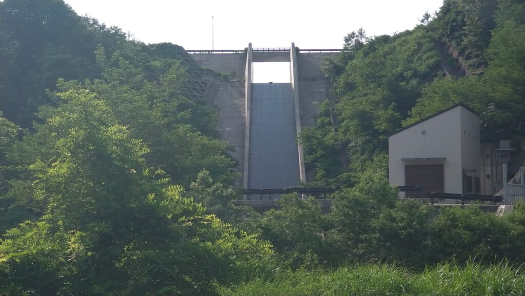 市野新田ダムの洪水吐