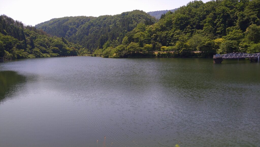 川内ダムのダム湖