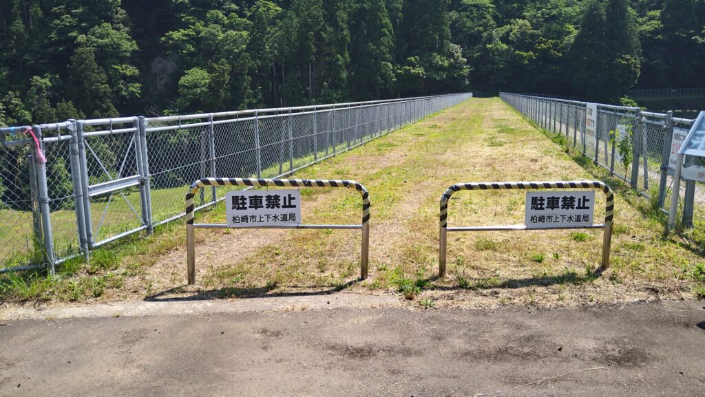 川内ダムの天端